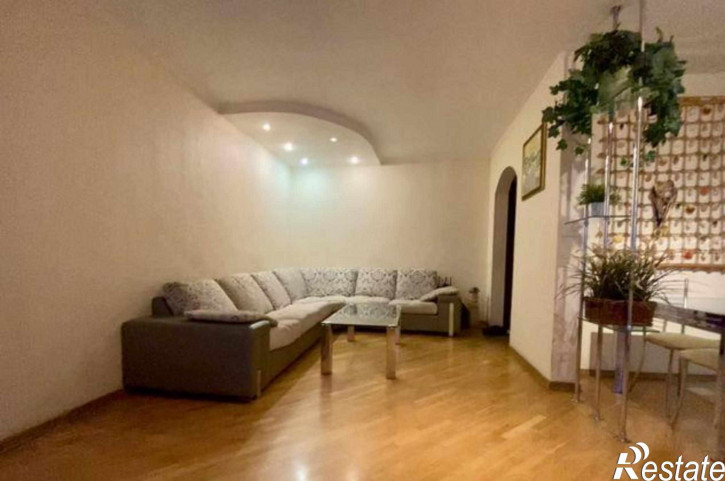 3-комн квартира улица Волкова, 4