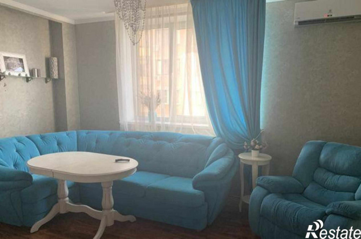 4-комн квартира улица Пацаева, 16/1