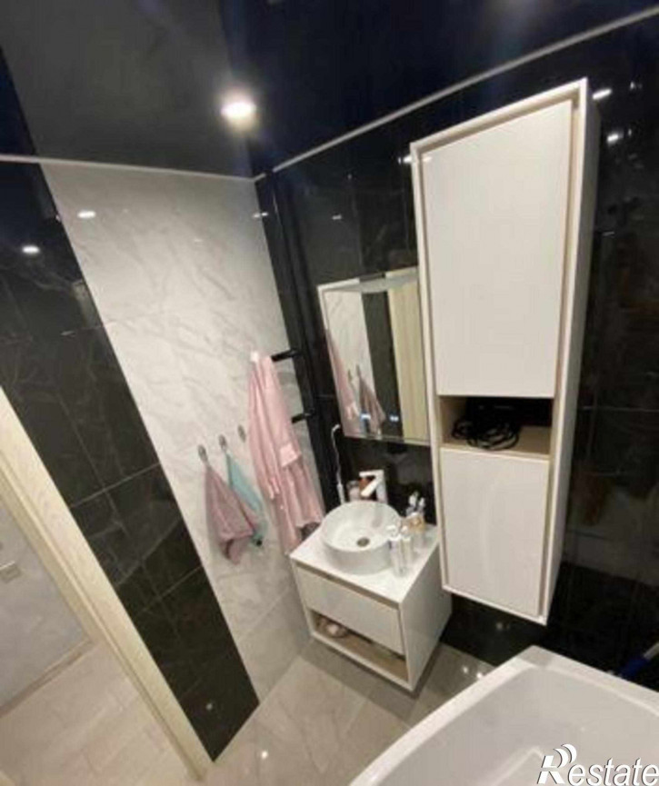 2-комн квартира улица Платона Кляты, 1