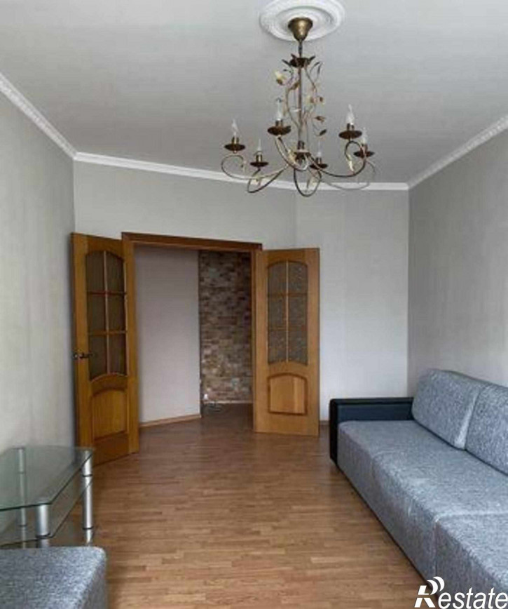 3-комн квартира улица Малиновского, 74/68
