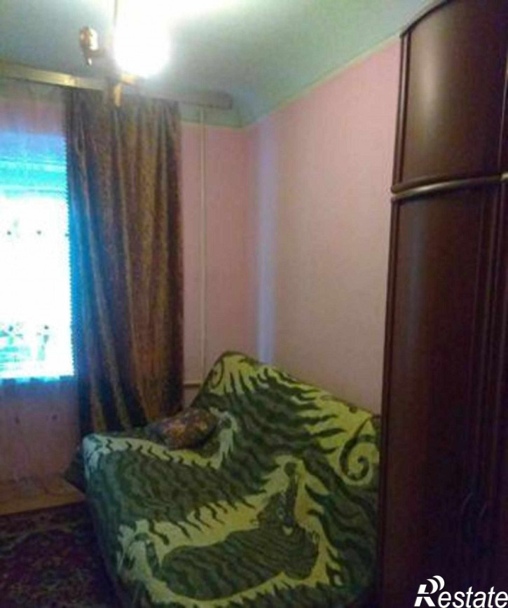 4-комн квартира улица Оганова, 17