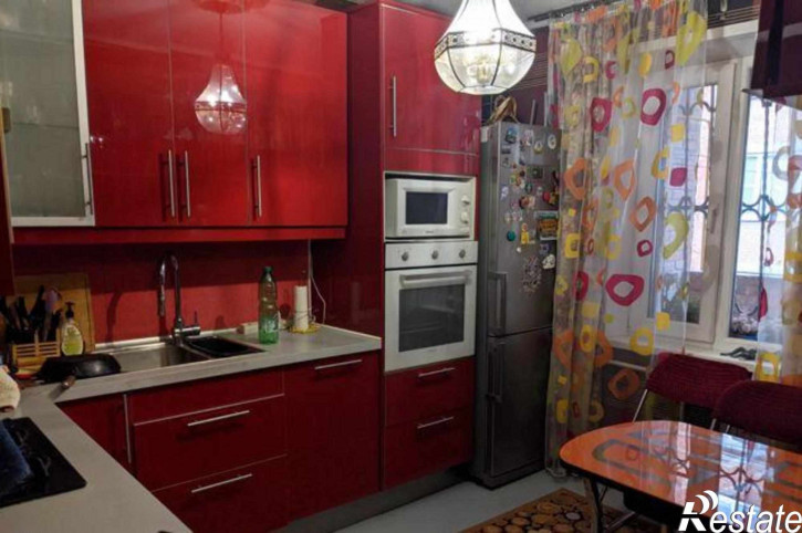 2-комн квартира улица Обороны, 43