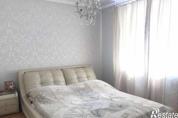 3-комн квартира улица Малиновского, 74/68