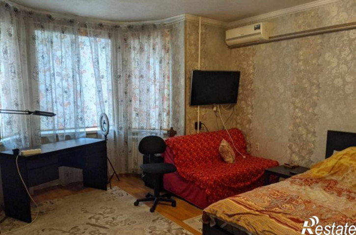 2-комн квартира улица Обороны, 43