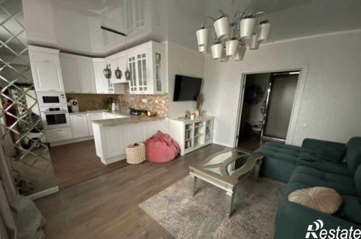 3-комн квартира Творческая улица, 7