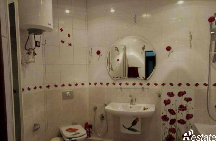 3-комн квартира Вятская улица, 75/2