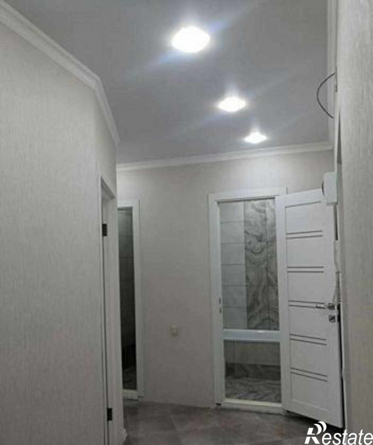2-комн квартира проспект Космонавтов, 27