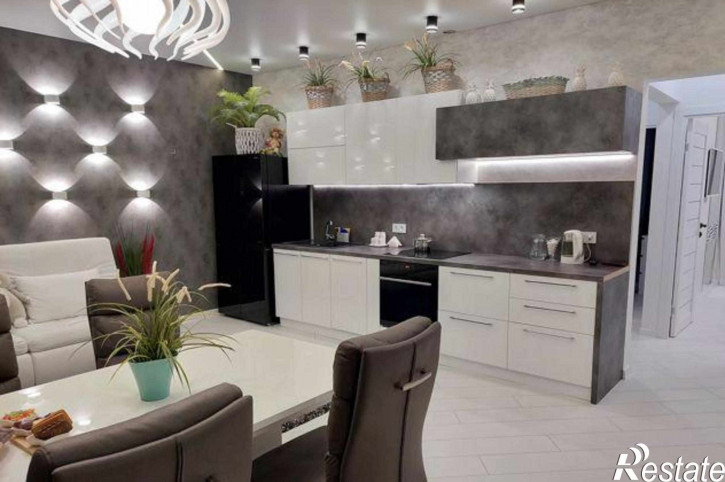 4-комн квартира в новом доме улица Ткачёва, 25