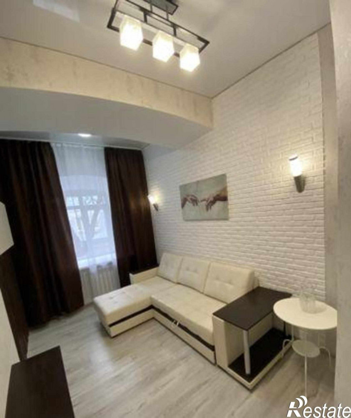 2-комн квартира улица 15-я Линия, 11/11