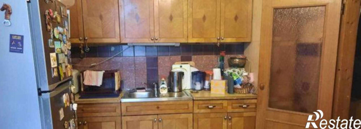 4-комн квартира улица Максима Горького, 8