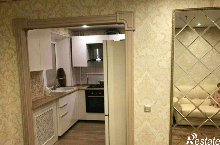 3-комн квартира Вятская улица, 98/105