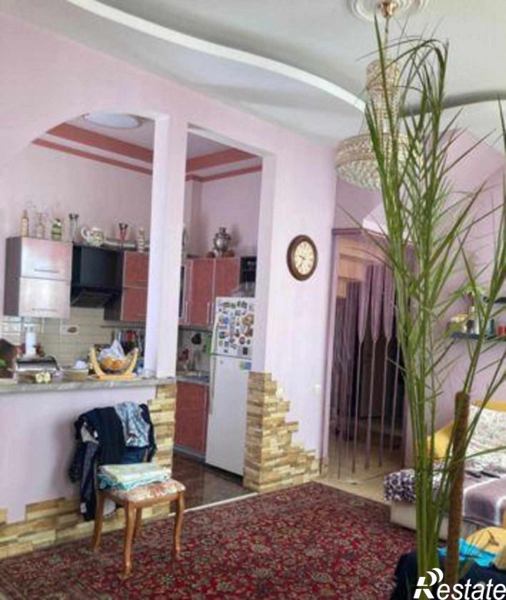 4-комн квартира улица Баумана, 2/12