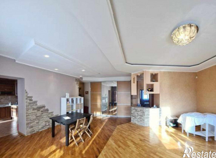 3-комн квартира улица Добровольского, 1/3