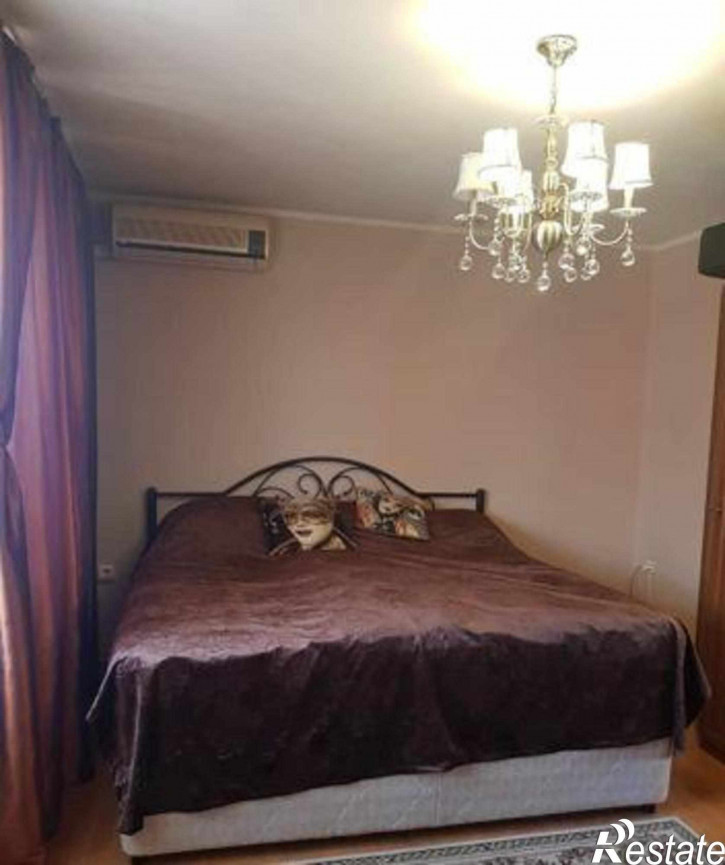 3-комн квартира улица Обороны, 43