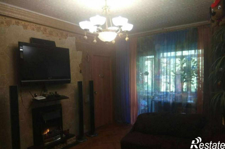 3-комн квартира улица Зорге, 12