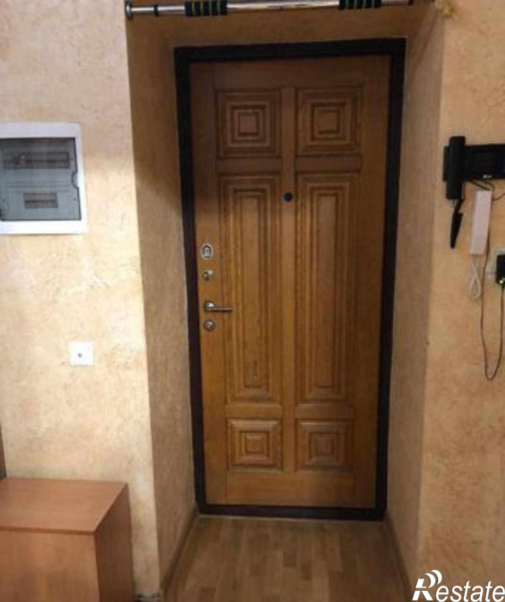 2-комн квартира улица Жмайлова, 4/9