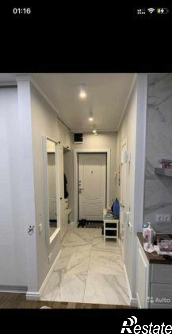 3-комн квартира улица Тельмана, 110с2