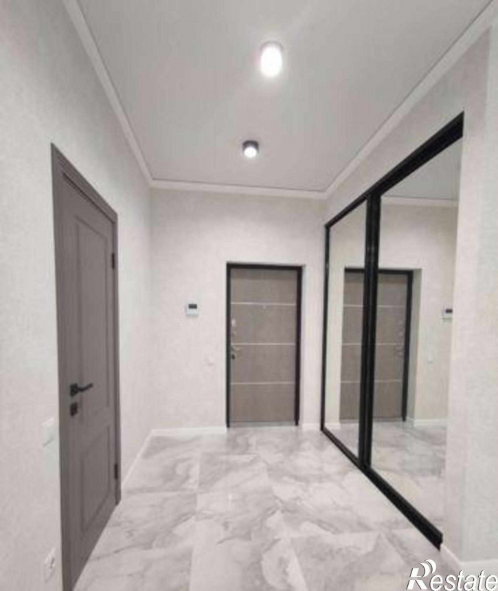 3-комн квартира улица Черепахина, 212