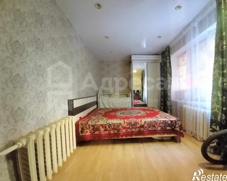 4-комн квартира ул. маршала Рыбалко,  д.8