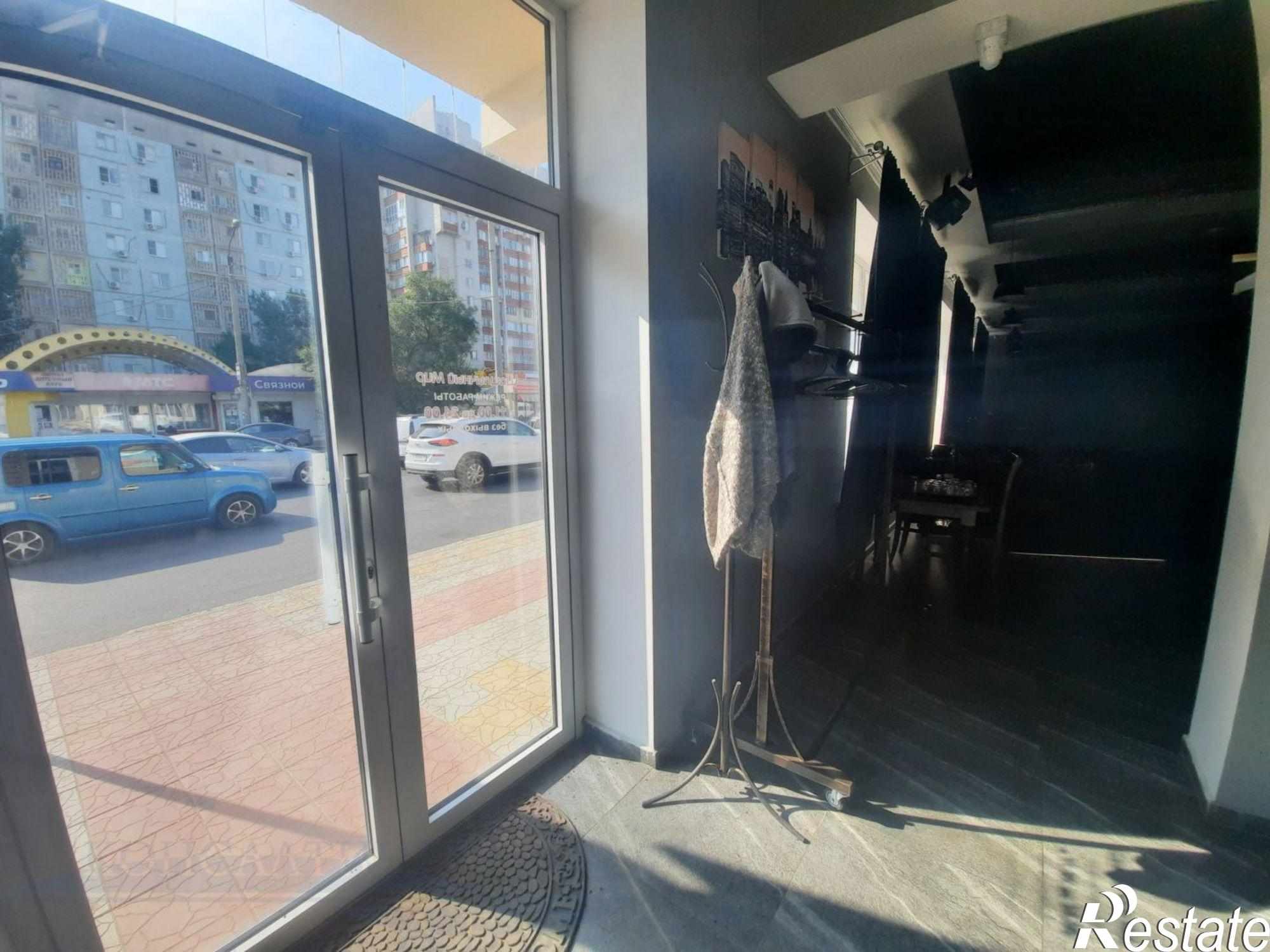 Сдать торговое помещение за 105 000 рублей на г. Астрахань, Советский район, ул. Кубанская, 31 Б