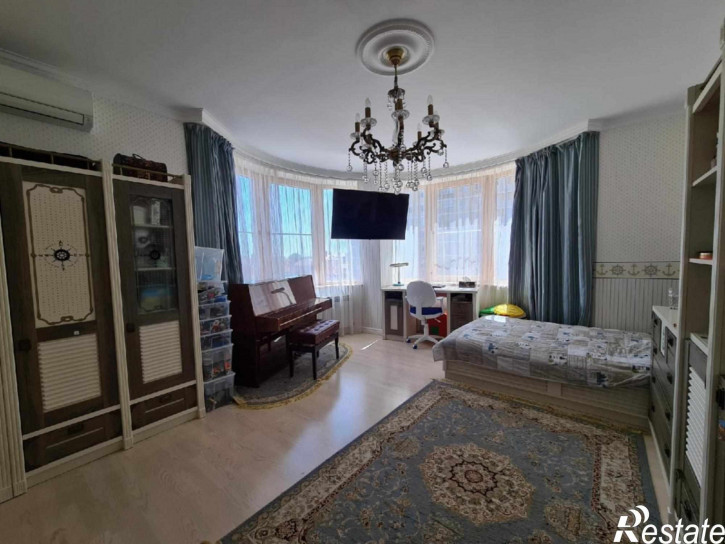 2-комн квартира Половинко ул, 280