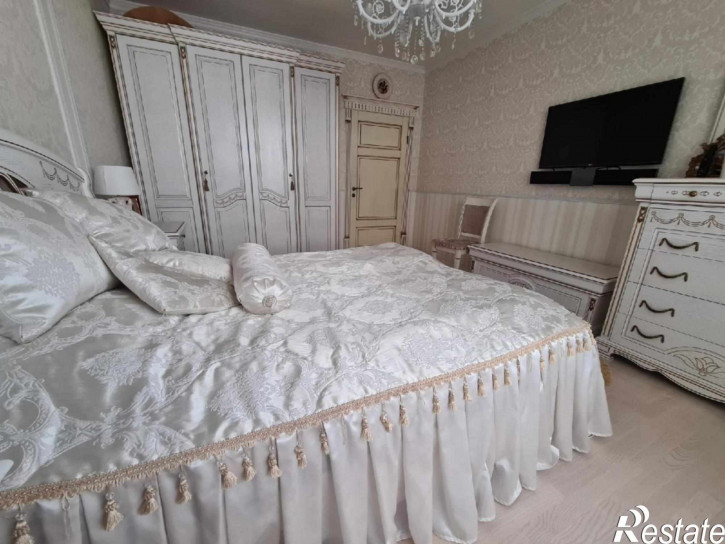 2-комн квартира Половинко ул, 280