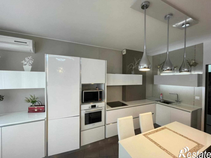 2-комн квартира Российская ул, 25