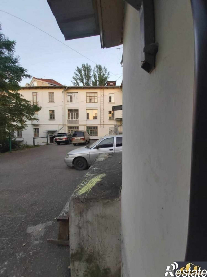 3-комн квартира Велинградская ул.