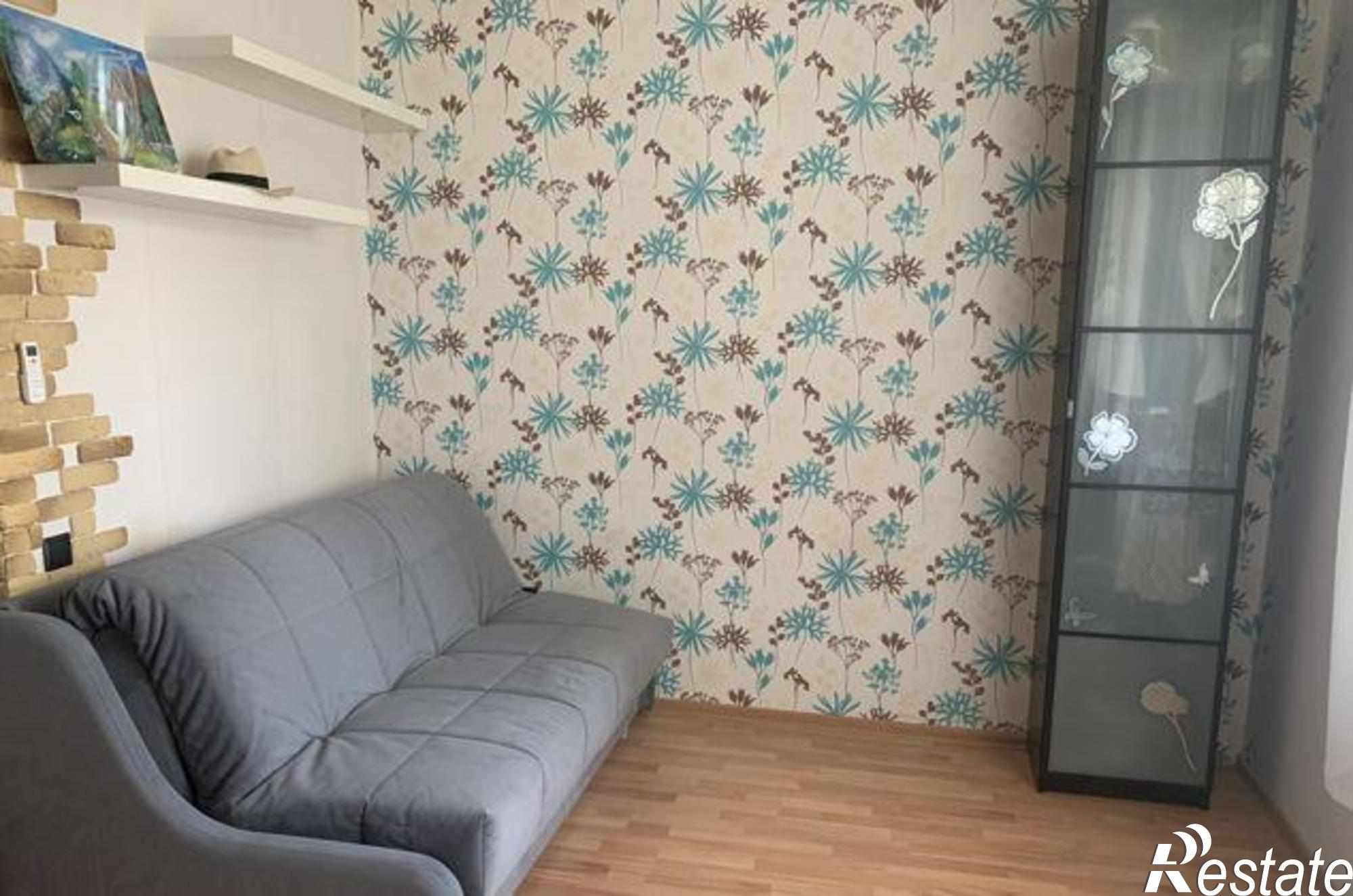 Купить квартиру за 2 430 000 рублей на улица Жданова, 1/5