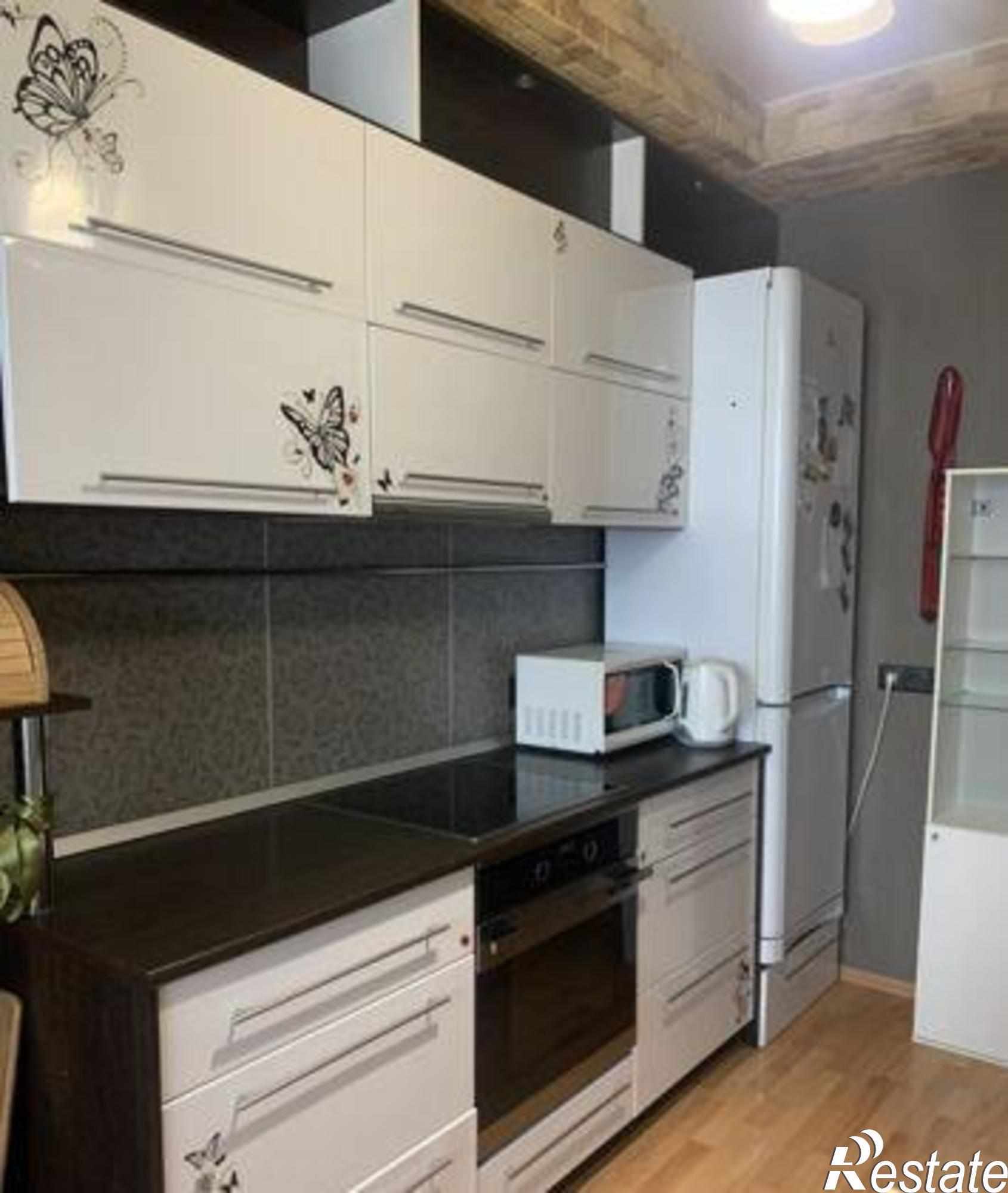 Купить квартиру за 2 430 000 рублей на улица Жданова, 1/5