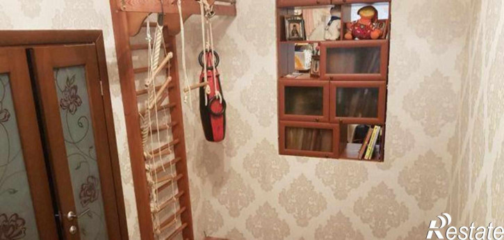 2-комн квартира Социалистическая улица, 220