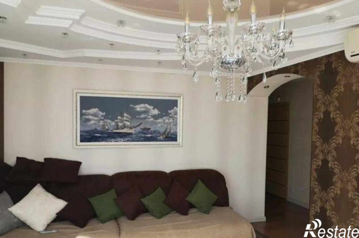 3-комн квартира переулок Островского, 100