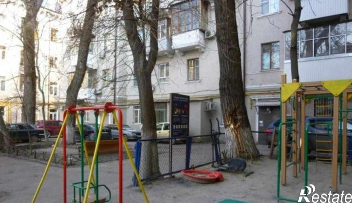 2-комн квартира улица Серафимовича, 40