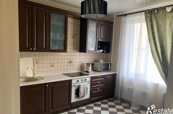 3-комн квартира улица Ерёменко, 94