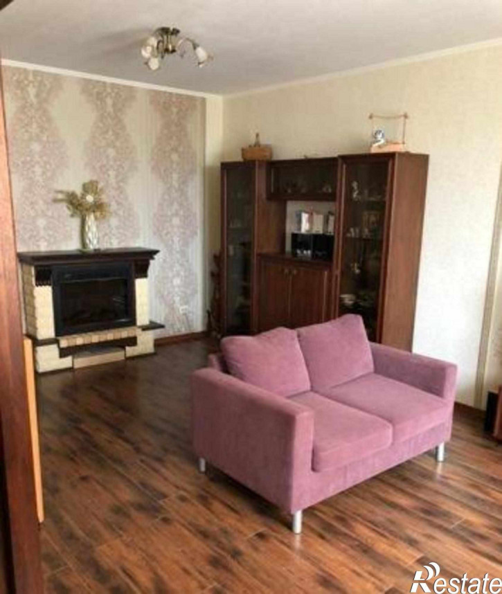 4-комн квартира улица Красных Зорь, 15