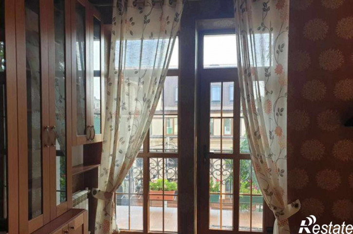3-комн квартира Соборный переулок, 45