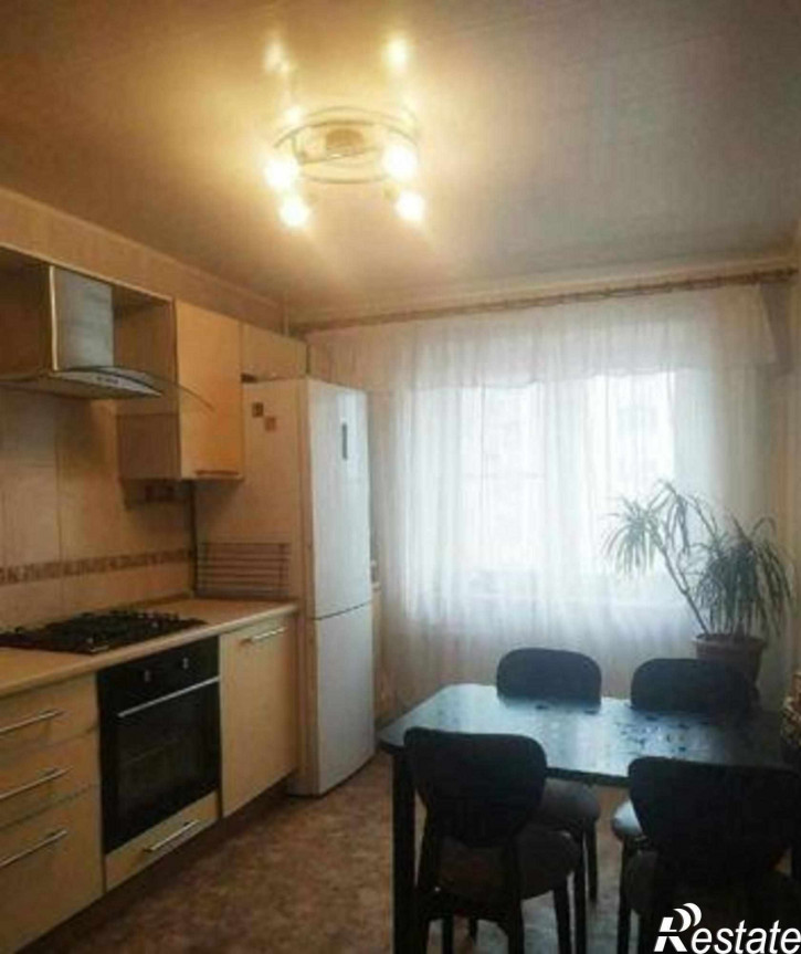 2-комн квартира проспект Горшкова, 2А