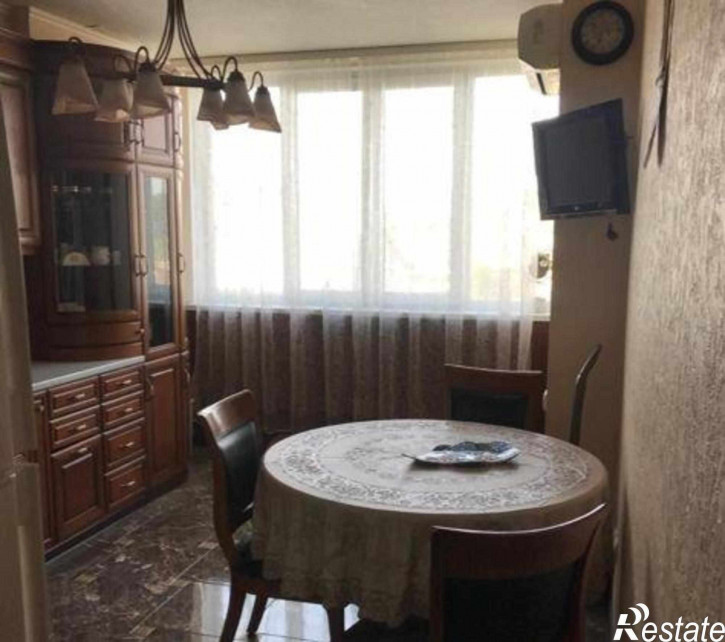 4-комн квартира улица Закруткина, 41-43
