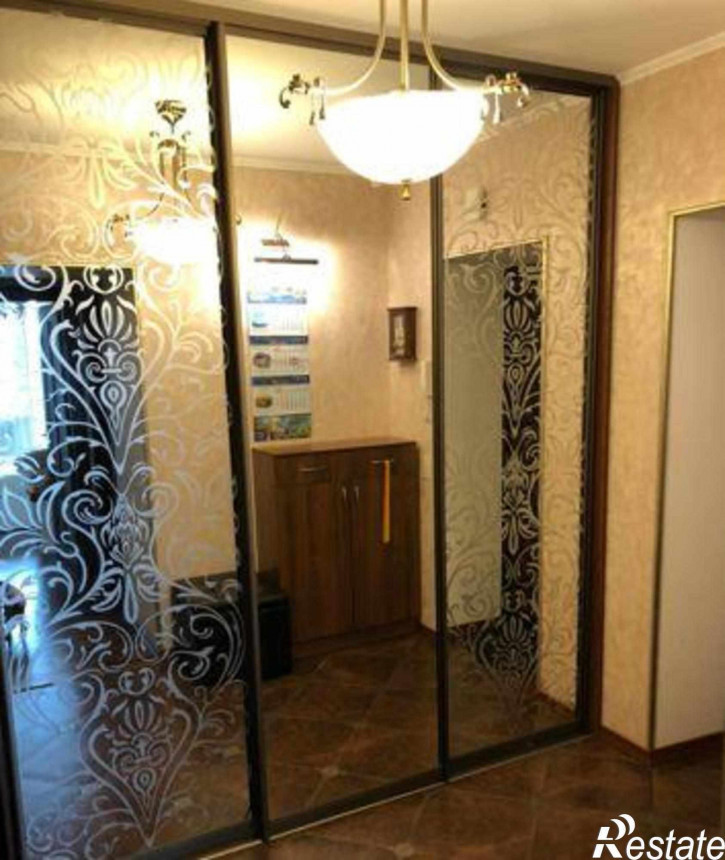 4-комн квартира улица Красных Зорь, 15