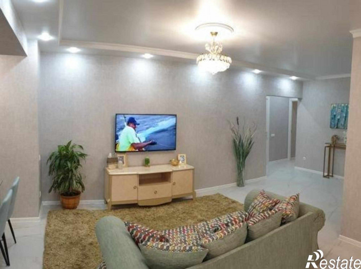3-комн квартира проспект Горшкова, 6А
