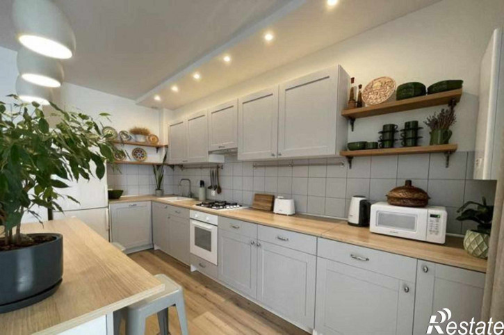 3-комн квартира улица Богданова, 77