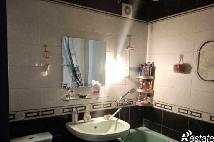 3-комн квартира улица Оганова, 15
