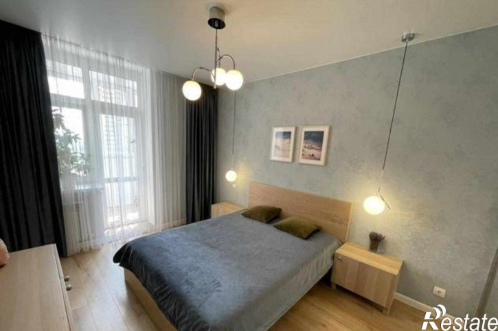 3-комн квартира улица Богданова, 77