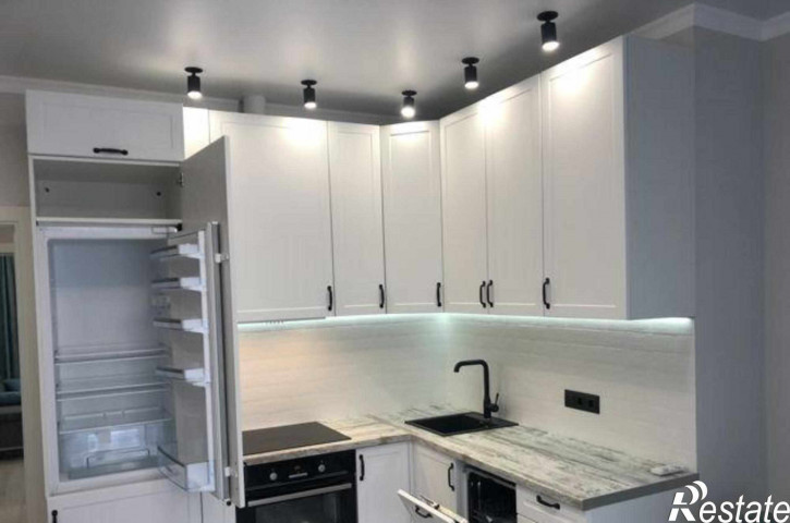 3-комн квартира улица Ерёменко, 110с2