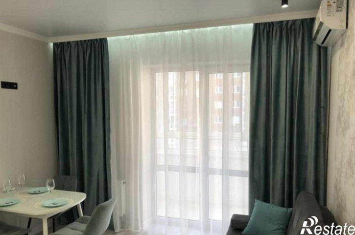 3-комн квартира улица Ерёменко, 110с2