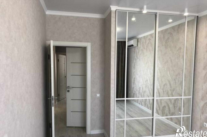3-комн квартира улица Ерёменко, 110с2