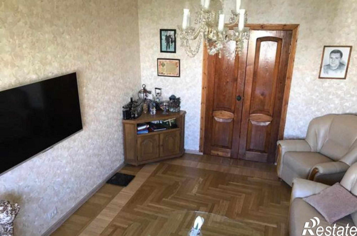 4-комн квартира проспект Королёва, 25А
