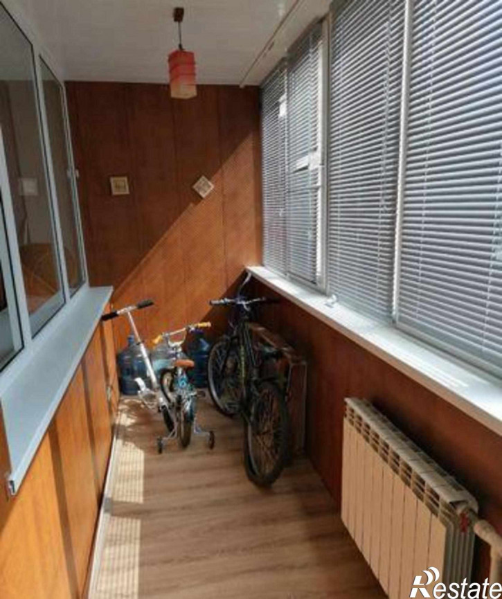 3-комн квартира проспект Космонавтов, 17