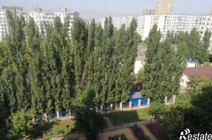 3-комн квартира проспект Космонавтов, 17
