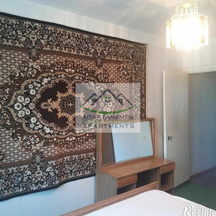 4-комн квартира Крайнего ул, 4